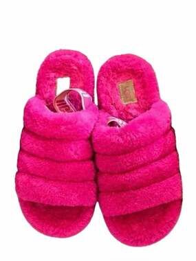 UGG Fluff Yeah Slides in Dragonfruit Pink  Size 9